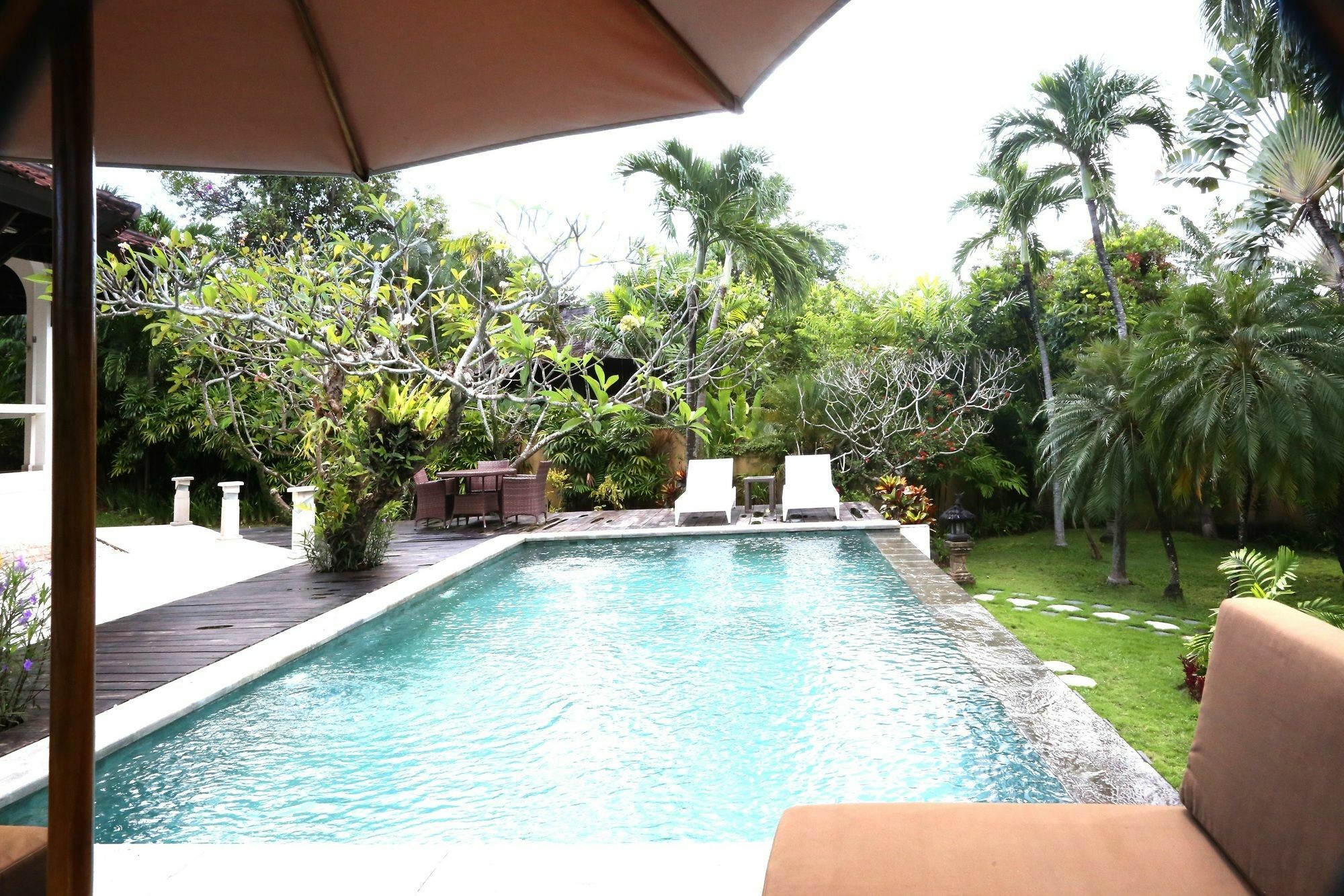 Urbanest Inn Seminyak (Bali)