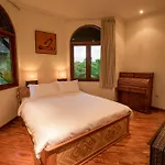 Urbanest Inn Villa